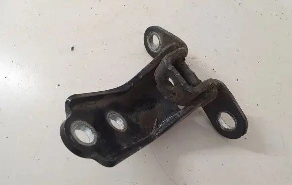 Hyundai Tucson JM Rear door lower hinge