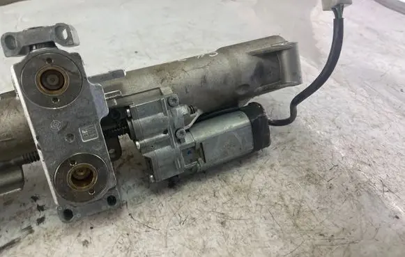 Chrysler 300 - 300C Steering wheel axle P05057431ab Pp050460162
