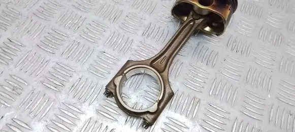 Volvo XC60 Piston with connecting rod