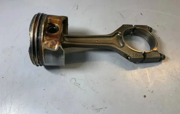 BMW 1 F20 F21 Piston with connecting rod 11247812641 11257812567