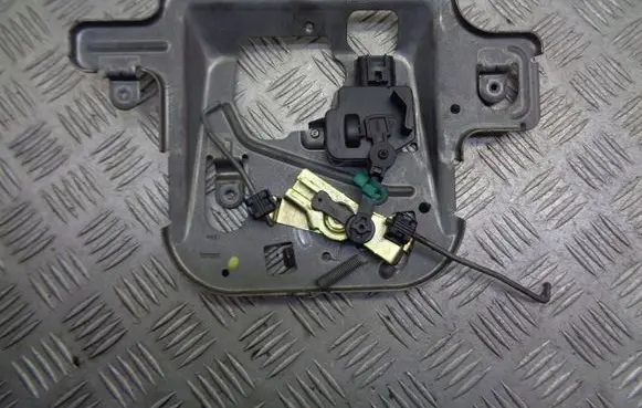 Chrysler PT Cruiser Tailgate boot lock/latch motor 
