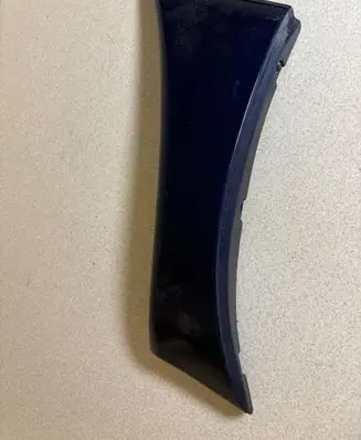 Rear fender molding trim