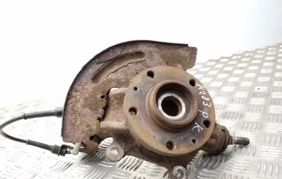 Peugeot 607 Front wheel hub spindle knuckle