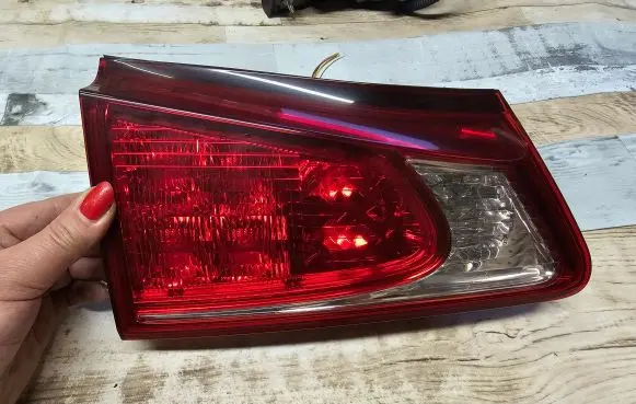 Lexus IS 220D-250-350 Tailgate rear/tail lights 7440