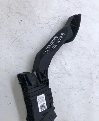 Volkswagen Golf VII Accelerator throttle pedal 5Q2723503D