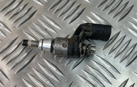 Volkswagen PASSAT B6 Fuel injector 03C906036J