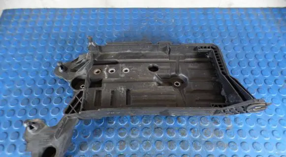 Skoda Octavia Mk3 (5E) Battery tray CART5Q0915321J 5Q0915321J 5Q0915331K