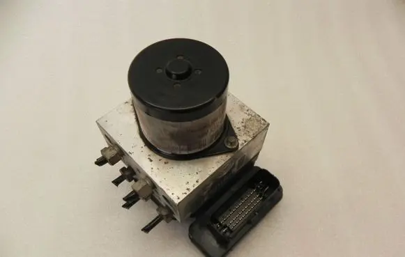 Opel Insignia A ABS Pump 13313805