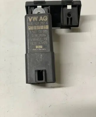 Skoda Octavia Mk2 (1Z) Glow plug pre-heat relay 03G907282A 5183906 0522120505