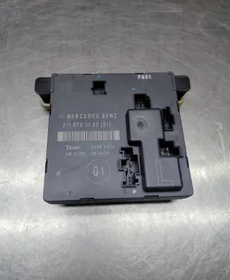 Mercedes-Benz E W211 Door control unit/module 2118703185
