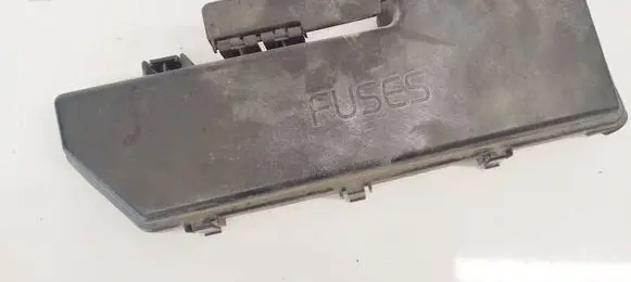 Volvo V70 Fuse box cover 9494211