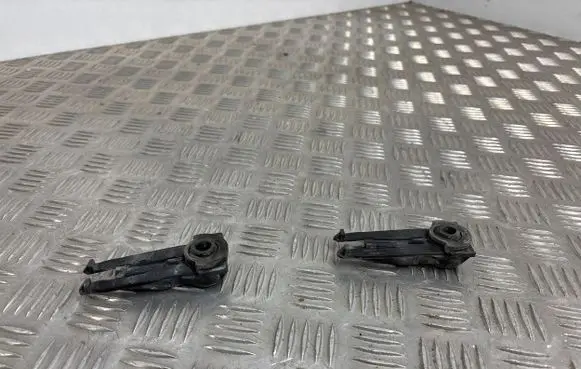 Renault Koleos I Radiator mount bracket 16575200