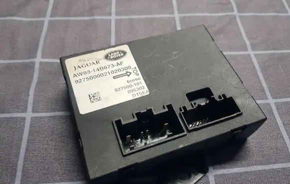 Jaguar XJ X351 Tailgate/trunk control unit/module AW9314B673AF 927500101 095302