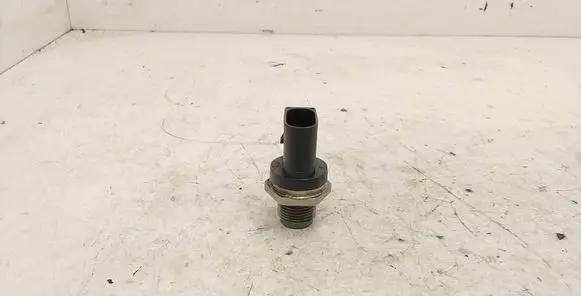 BMW 3 E90 E91 Fuel pressure sensor 0281002988