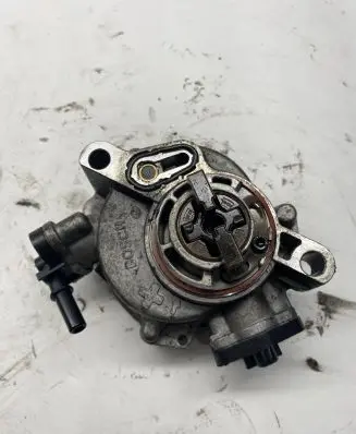 Ford Focus Vacuum pump 9804021880