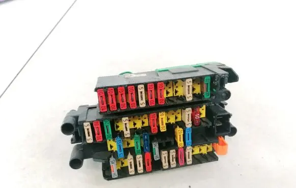 Citroen Xsara Picasso Fuse box set 9635518180 189028