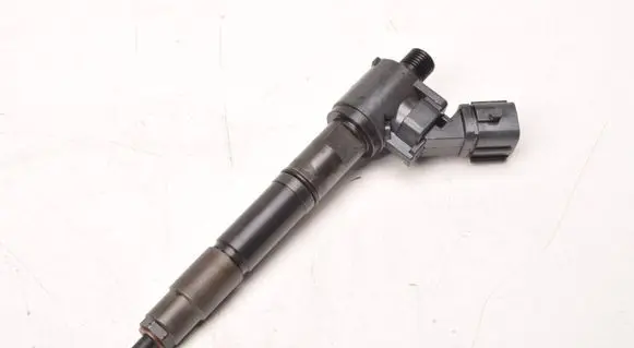 Volvo V60 Fuel injector 31405404