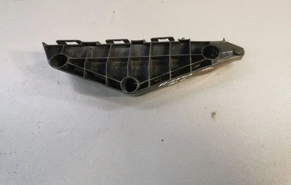 Front bumper mounting bracket