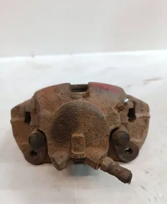 BMW X3 E83 Front brake caliper 8957
