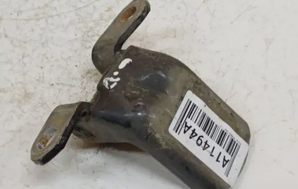 Nissan Primera Rear door lower hinge