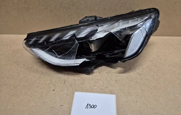 Audi A4 S4 B9 8W Headlight/headlamp 8W0941035E