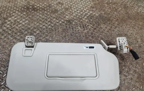 Sun visor