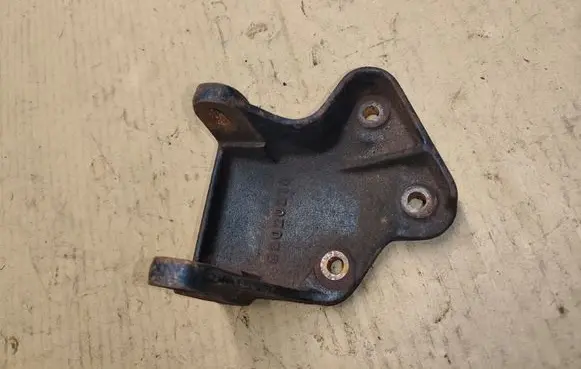 Jeep Grand Cherokee Engine mounting bracket 52020270