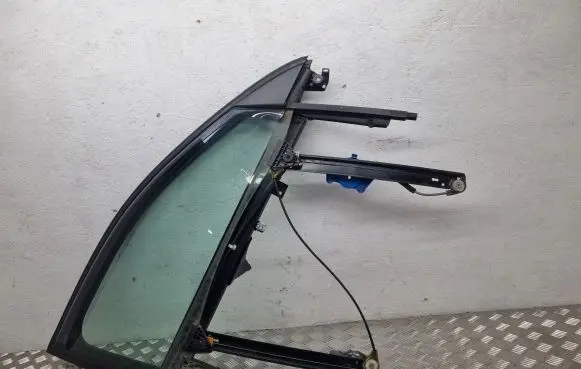 Seat Exeo (3R) Front window lifting mechanism without motor 8E0837462C