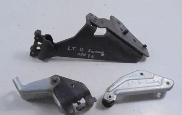 Front door hinge set