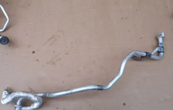 Air conditioning (A/C) pipe/hose