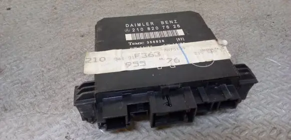 Mercedes-Benz E W210 Door control unit/module 2108207626