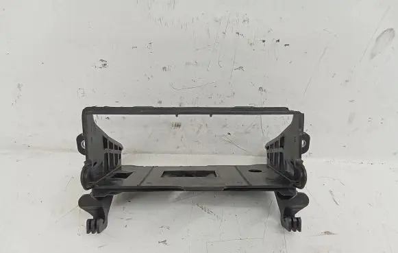 Mercedes-Benz E W238 Radio/GPS head unit trim A2135455900