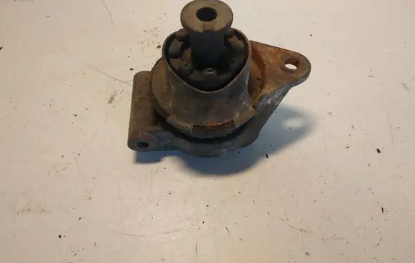 Opel Zafira A Engine mount bracket 2442764