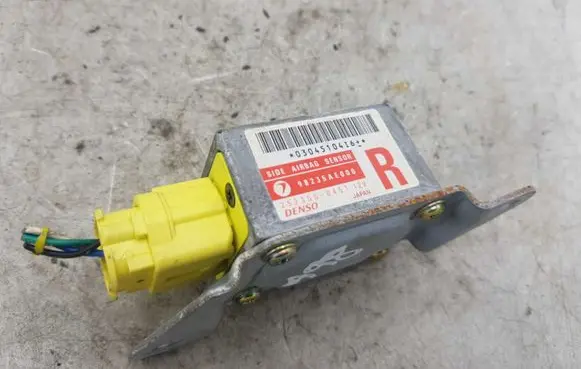 Subaru Legacy Airbag deployment crash/impact sensor 98235AE000 2523000451
