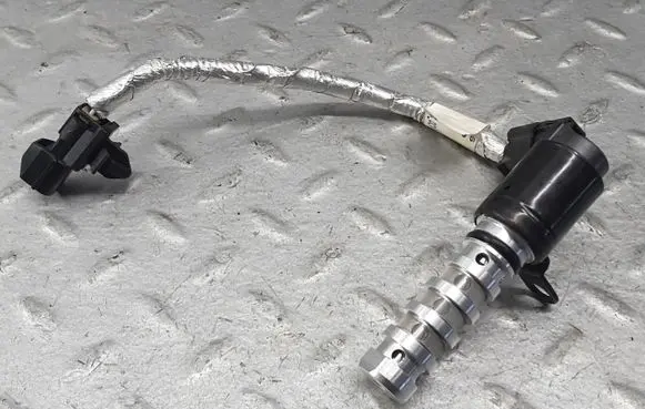 Hyundai i20 (BC3 BI3) Camshaft vanos timing valve 2437607170 2437503020 24375-03020