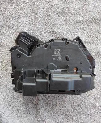 Volkswagen Polo VI Front door lock 5TB837016A