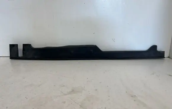 Audi A5 Fender end trim 8W6820581E
