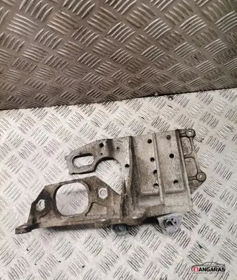Nissan Qashqai Engine mounting bracket 