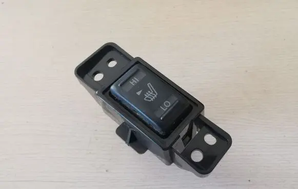 Nissan Leaf I (ZE0) Seat heating switch 689TB3NA0A
