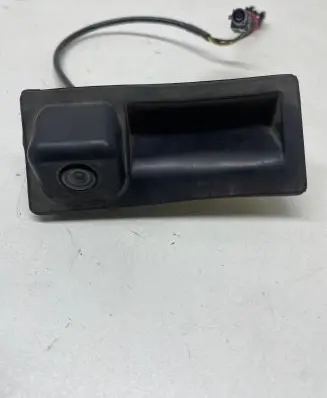 Volkswagen PASSAT B7 Tailgate trunk handle 827566