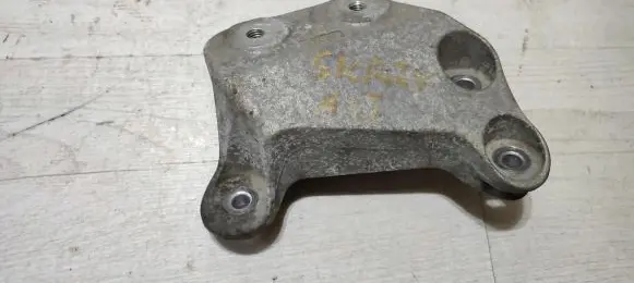 Opel Astra K Gearbox mounting bracket 1338932