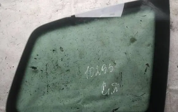 Ford Focus C-MAX Rear side window as2
