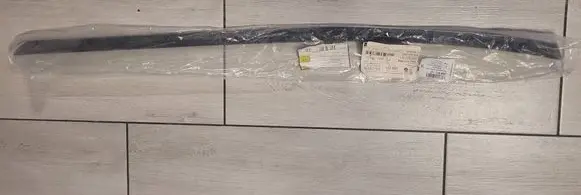 Volkswagen PASSAT B8 Engine compartment rubber 580700304 3G0823707 5013009