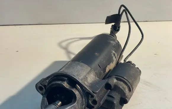 BMW 7 E38 Starter motor 1729982