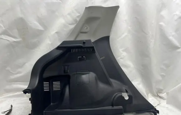 Suzuki Swift III Trunk/boot side trim panel 76281-52R0