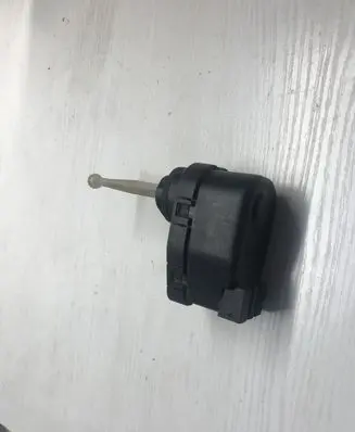 Headlight level adjustment motor