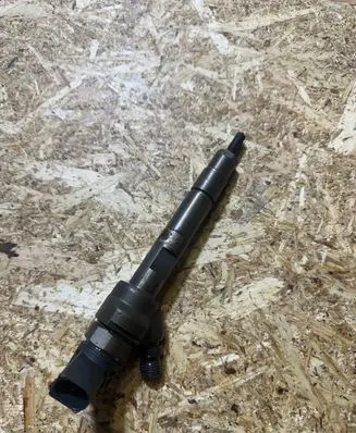 BMW 5 F10 F11 Fuel injector 7810702
