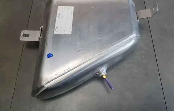 Audi Q8 Air suspension tank/reservoir 4M0616204F