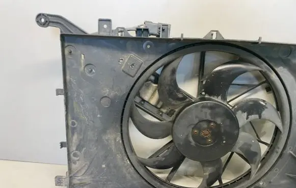 Volvo XC70 Electric radiator cooling fan 30680547 30645253