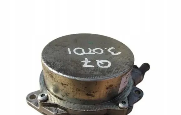 Audi Q7 4L Vacuum pump